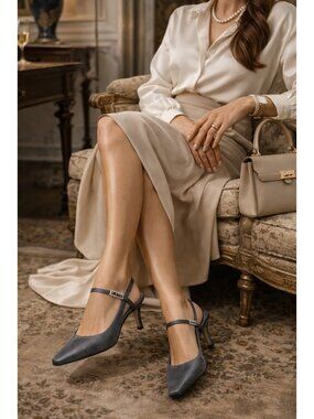 Stuart Weitzman Slingback Heels Gray Satin Pointed Toe Kitten Heel 9 M Designer